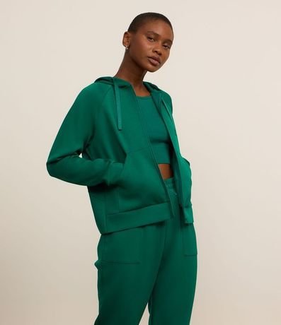 Campera Deportiva en Modal con Capucha