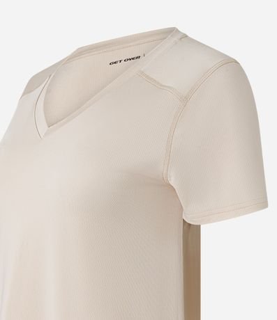 Remera Deportiva en Microfibra Escote V 6