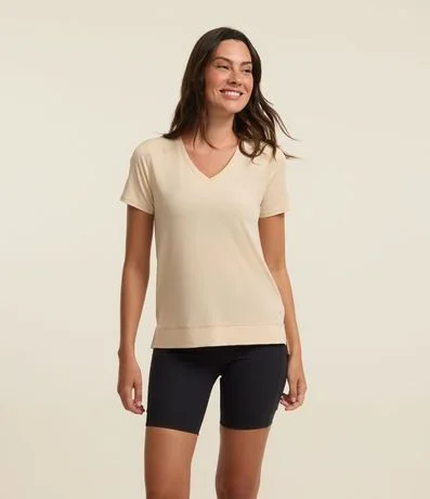 Remera Deportiva en Microfibra Escote V 2