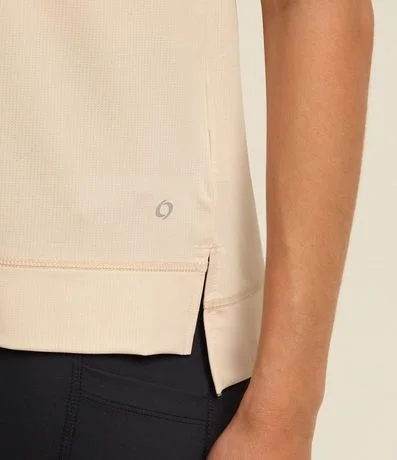 Remera Deportiva en Microfibra Escote V 4