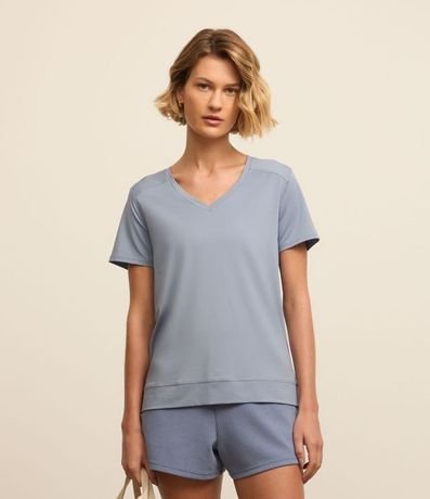 Remera Deportiva en Microfibra Escote V