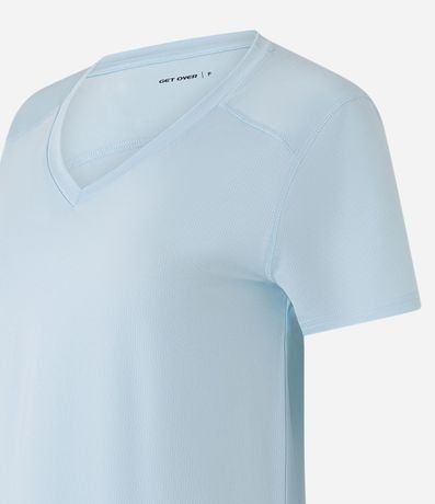 Remera Deportiva en Microfibra Escote V 6
