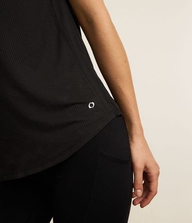 Remera en Microfibra con Escote Redondo 2