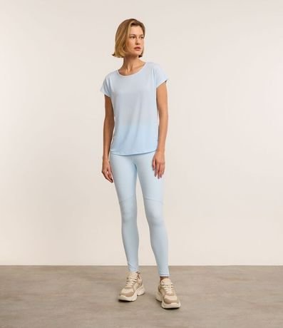 Remera en Microfibra con Escote Redondo 2