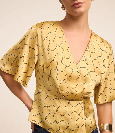 Blusa Satinada con Escote V Traspasado y Estampa Geométrico 3