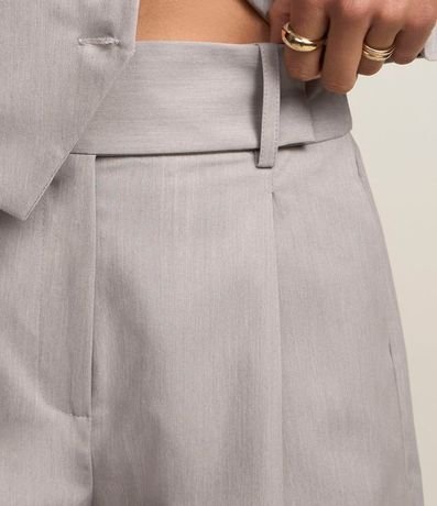 Bermuda Sastrería Liso con Pliegues Delanteros 4