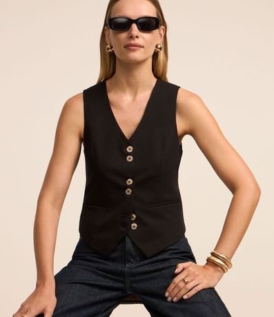 Chaleco en Sastrería con Escote V y Botones Duplos 5