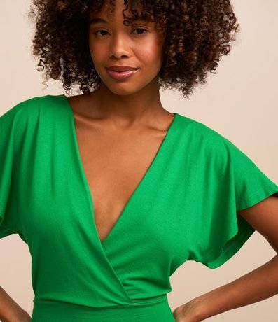 Blusa Corta Lisa en Viscose con Escote en V Transpasado 3