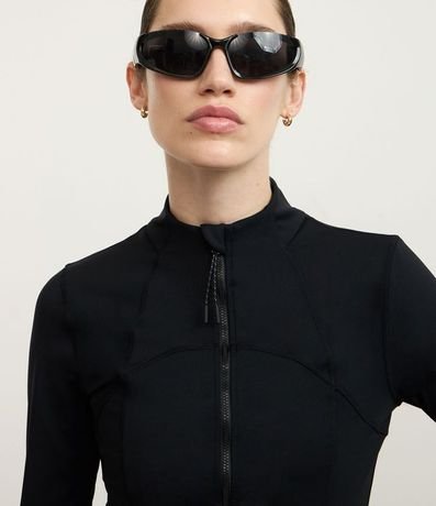 Campera Deportiva en Microfibra con Recortes y Bolsillos 4