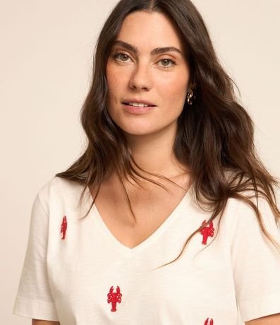 Blusa en Flamé con Cuello V y Bordado de Langostas 3