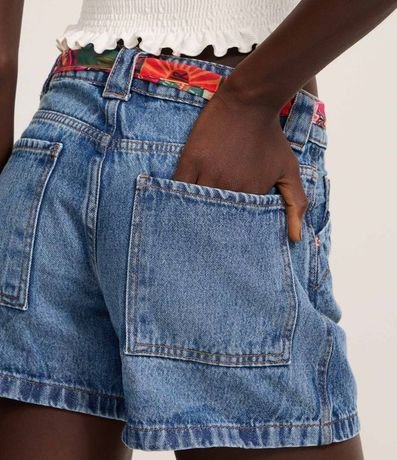 Short Mom Jeans con Bolsillo Cuchillo y Bajo Plegado 4