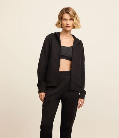 Campera Deportiva en Mix de Tejidos con Capucha y Bolsillos
