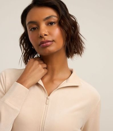Campera en Microfibra con Cuello Alto y Cremallera 4