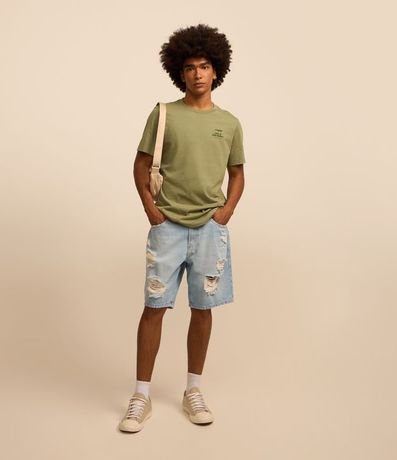 Bermuda Slim en Jeans Denim Destroyed y Bajo a Hilo