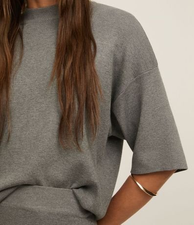 Blusa en Punto con Sisa Deslocada y Manga Amplia 3