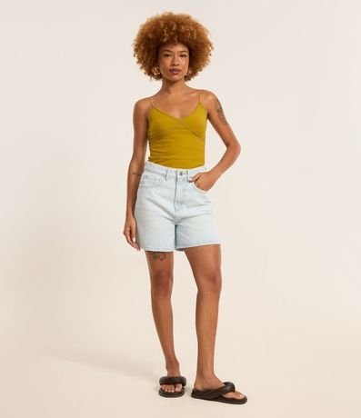 Short Mom Tiro Alto en Jeans con Bolsillos