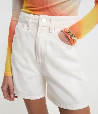 Short Mom Tiro Alto en Sarga con Bolsillos 2