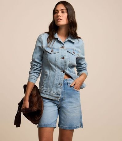 Bermuda en Jeans con Cintura Mediana y Detalle en el Bajo 2