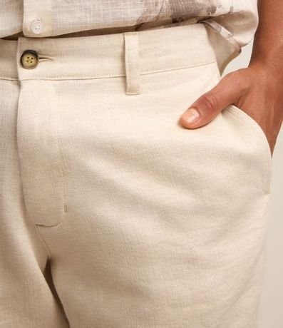 Bermuda en Sarga con Bolsillo Único en la Espalda 4