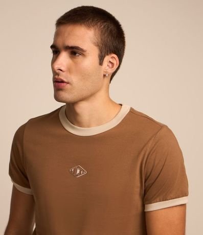 Remera Baby Tee en Algodón con Tag Gomosa 4