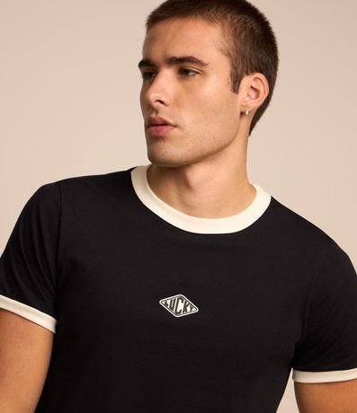 Remera Baby Tee en Algodón con Tag Gomosa 3