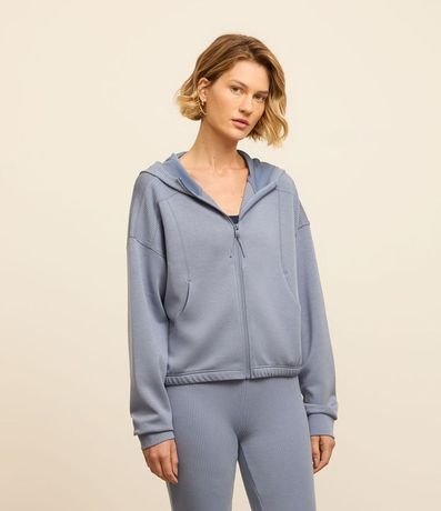 Campera Deportiva en Modal con Capucha y Bolsillos