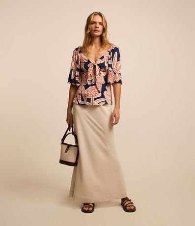 Blusa en Viscolino con Nudo y Follajes Estampadas 2