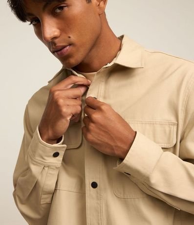 Camisa en Sarga con Botones y Bolsillos 4