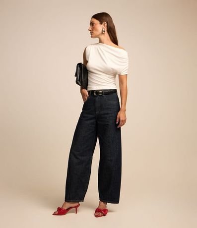 Blusa en Crepé con Escote Asimétrico y Manga Única 3