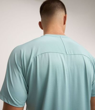 Remera Deportiva Tecnologia Dry con Estampa Laser Curt y Sisa Raglán 3