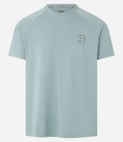 Remera Deportiva en Tecnologia Dry con Textura y Estampa Lettering Reflectivo 5