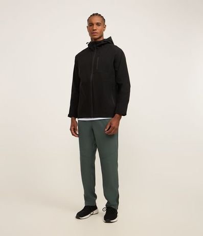 Campera Deportiva Resistente a Agua y con Capucha 2