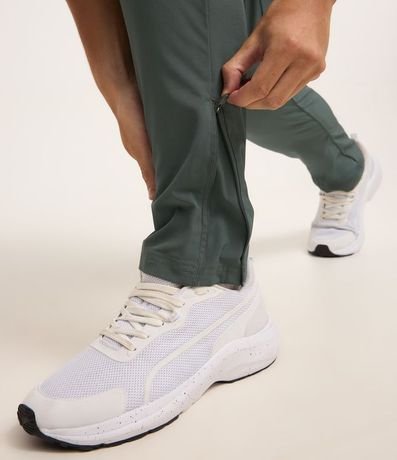 Pantalón Deportivo con Cintura Elástica con Detalle de Recortes y Rayas 3