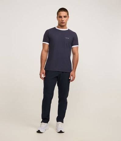 Pantalón Deportivo con Cintura Elástica con Detalle de Recortes y Rayas