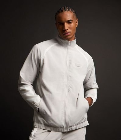 Campera Deportiva en Poliamida con Detalles 8