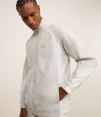 Campera Deportiva en Poliamida con Detalles 6