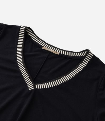 Blusa en Viscosa con Escote V con Detalles Curve & Plus Size 6