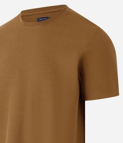 Remera Regular con Textura Colmena 6