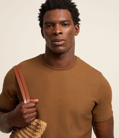 Remera Regular con Textura Colmena 3