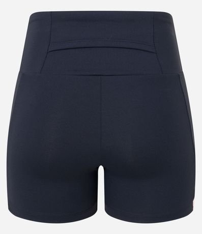 Bermuda Deportiva con Detalles en Recorte Lateral 7