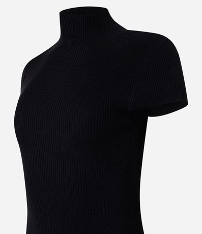 Vestido Corto de Punto con Cuello Alto 5