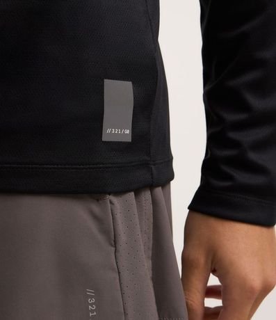 Remera Deportiva en Tecnologia Dry con Estampa Lettering 4