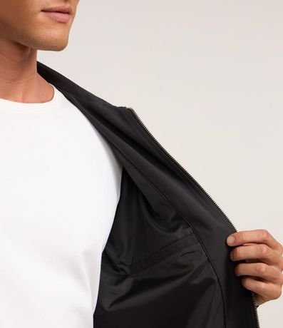 Campera con Textura Cuello Inglés con Detalle Fruncido en la Parte Baja 3