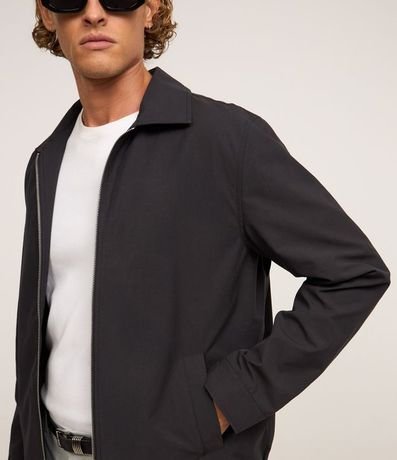 Campera con Textura Cuello Inglés con Detalle Fruncido en la Parte Baja 4