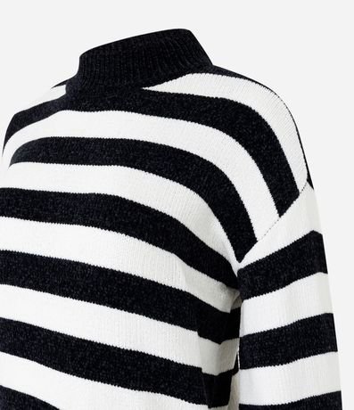 Suéter en Chenille Rayado con Cuello Alto 5