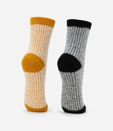 Kit 02 Medias Caña Larga Peluditas con Estampa de Cuadros 3