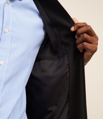 Campera con Tecnologia Repelente al Agua 3