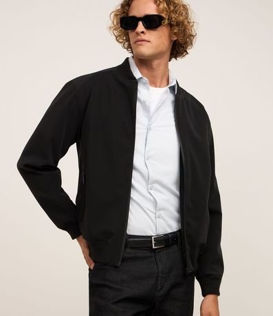 Campera con Tecnologia Repelente al Agua