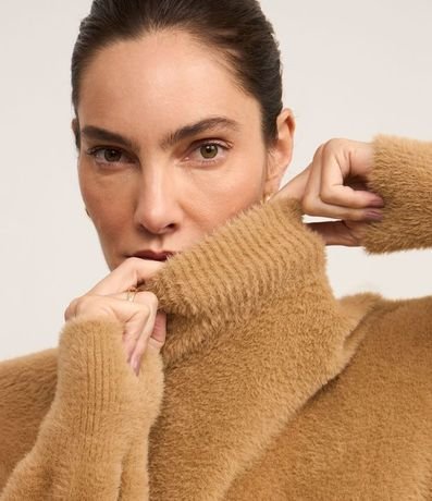 Suéter en Poliamida Afelpada con Cuello Alto 5