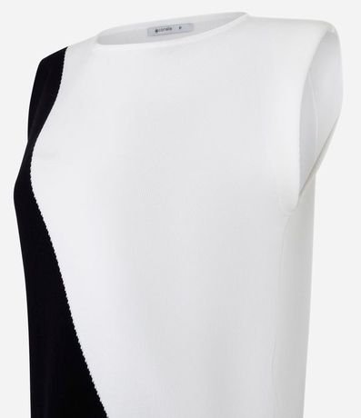 Blusa Reta sin Manga en Trico con Estampa Bicolor 2
